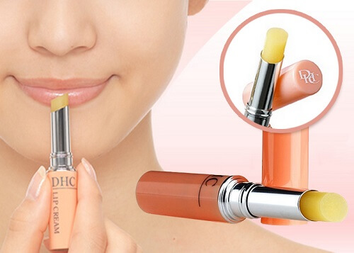Sử dụng son dưỡng trị thâm môi Dhc Lip Cream Nhật Bản mỗi ngày và trước khi trang điểm